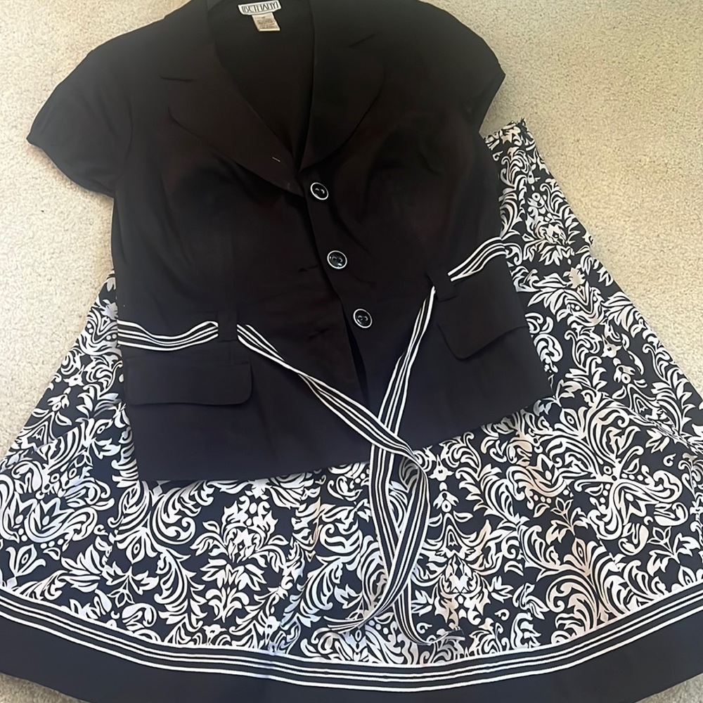2 piece beautiful black and white set